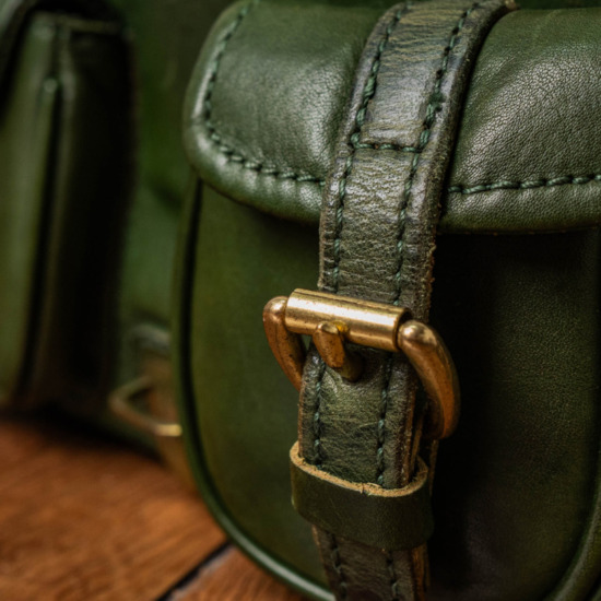 ARROW SLING BAG - Xanh rêu